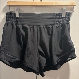 Lululemon hotty hot high rise short 2.5”